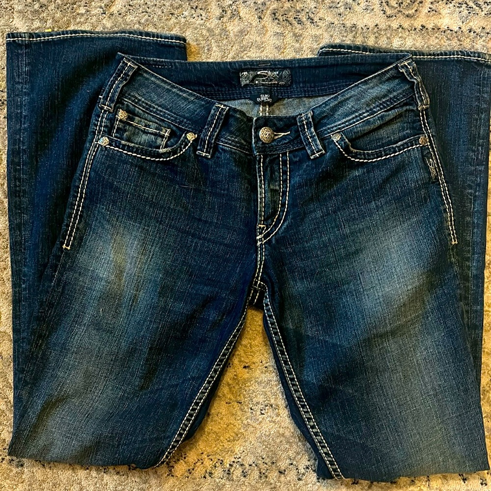 Great Silver Jeans! Beautiful buttons & pockets.